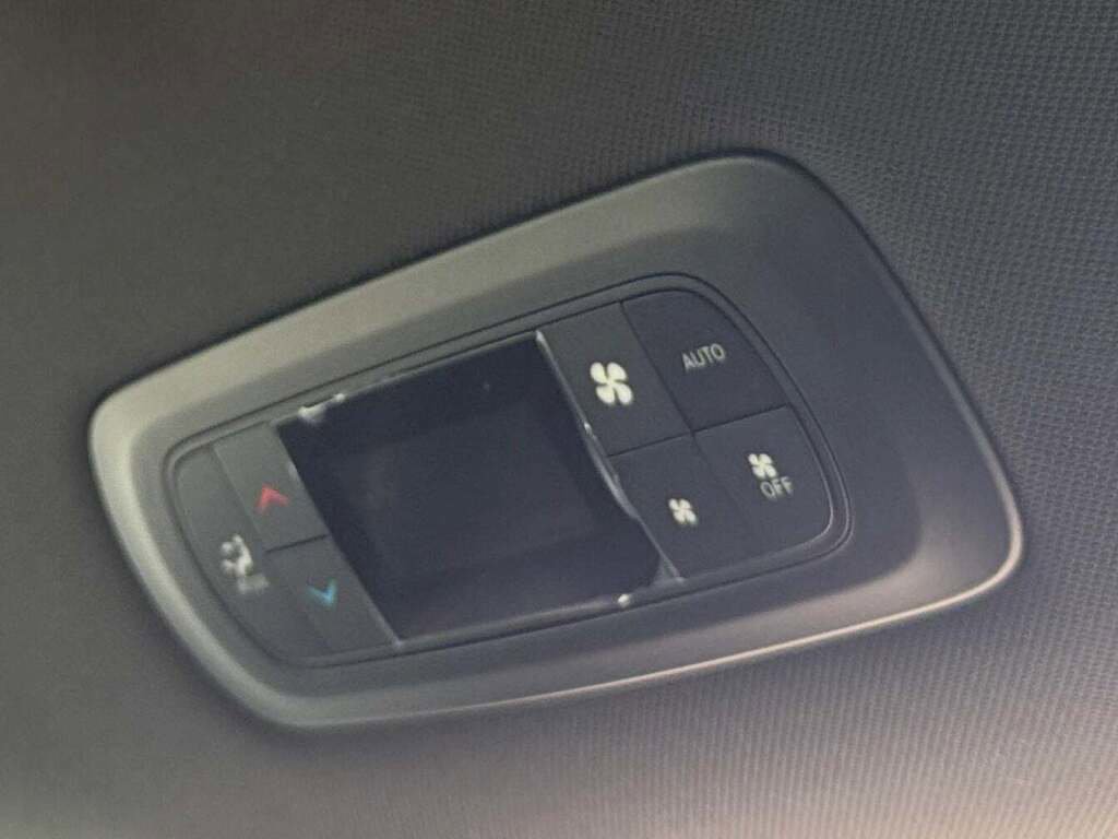 New 2026 Chrysler Voyager LX image 24