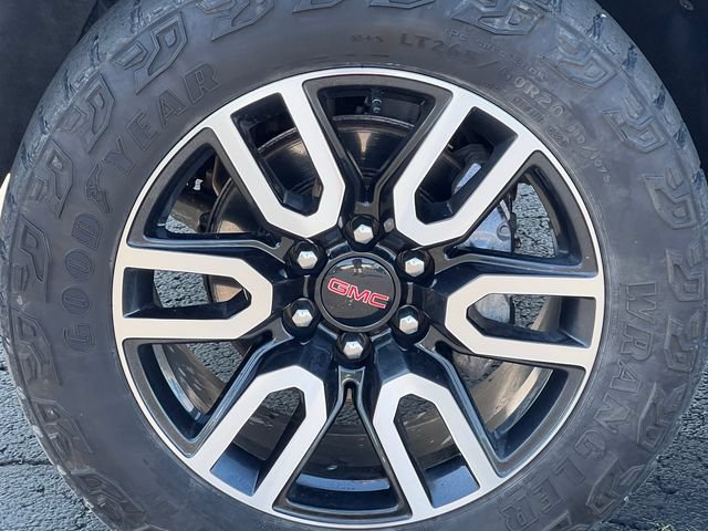 Used 2023 GMC Sierra 1500 AT4 w/ Technology Package AWD/4WD image 7