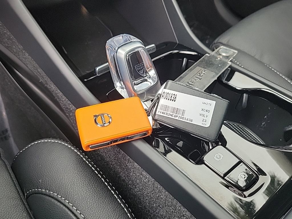 Used 2023 Volvo XC40 B4 Plus w/ Driver Assist Package image 24