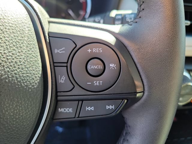 Used 2023 Toyota RAV4 XLE Premium AWD/4WD image 7
