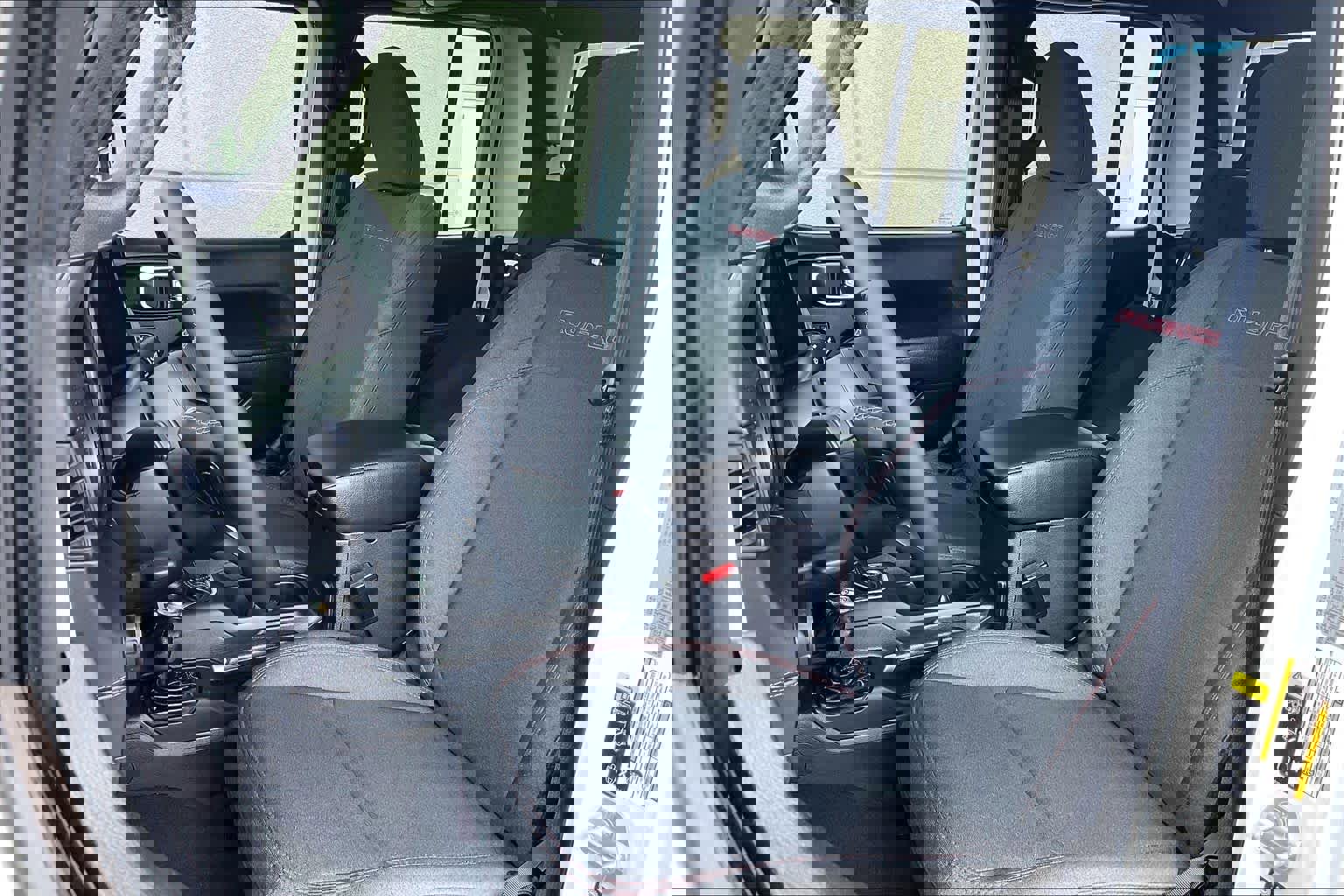 Used 2025 Jeep Gladiator Rubicon w/ Convenience Group image 8