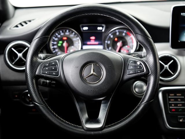 Used 2015 Mercedes-Benz CLA 250 image 11