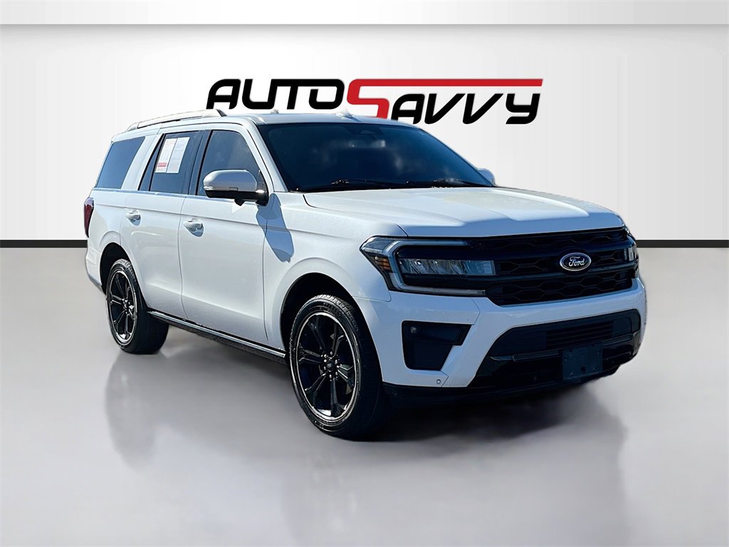 Used 2023 Ford Expedition Limited image 1