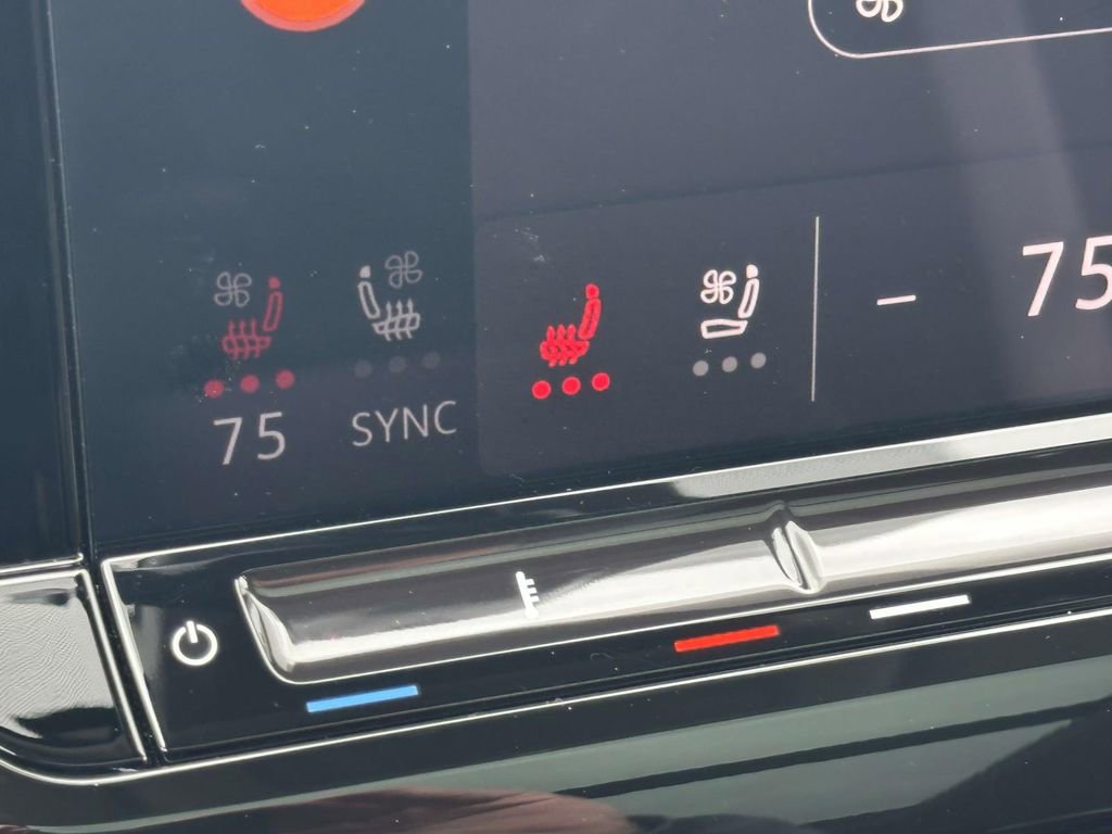 Certified 2025 Volkswagen Atlas Peak Edition SE image 32