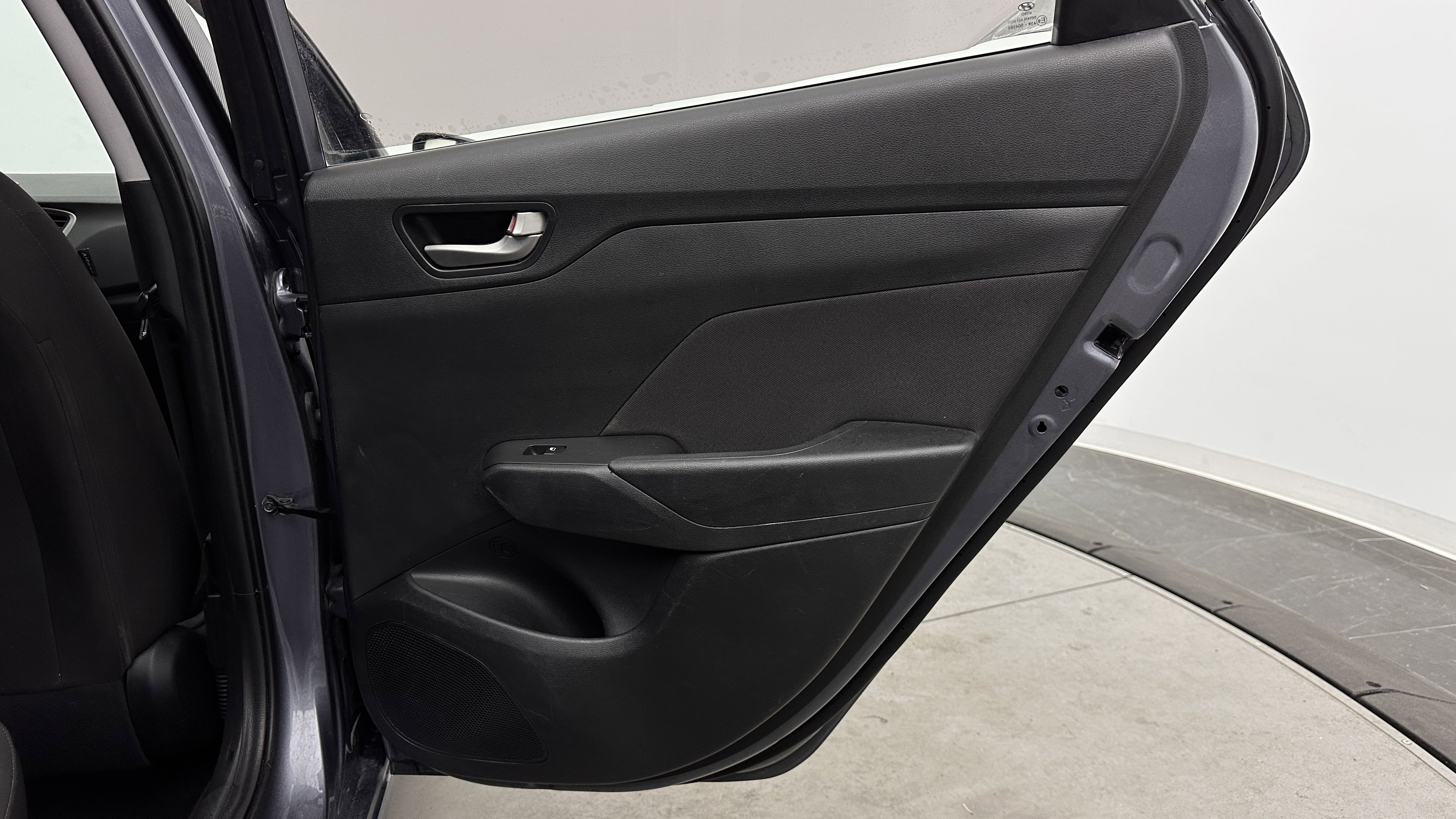 Used 2020 Hyundai Accent SE image 28