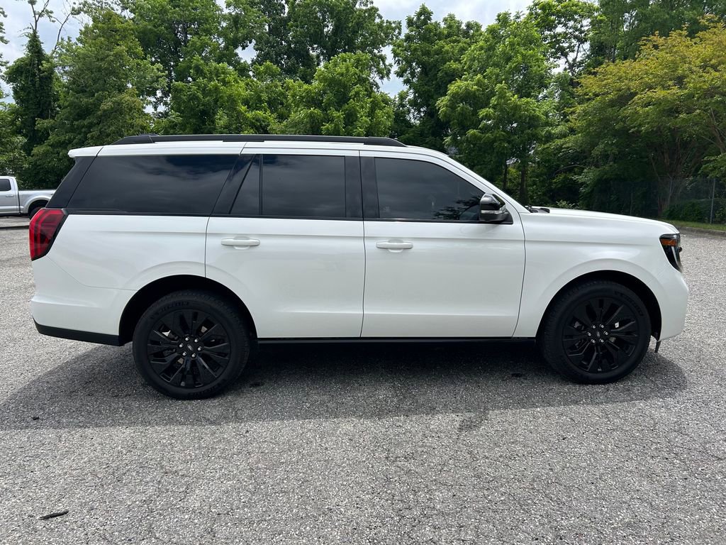 Used 2025 Ford Expedition Platinum w/ Stealth Appearance Package AWD/4WD image 7