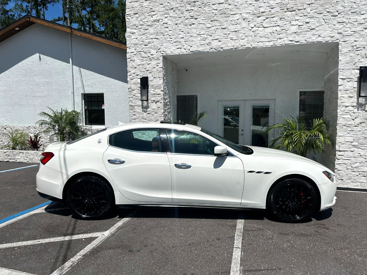 Used 2016 Maserati Ghibli S image 22