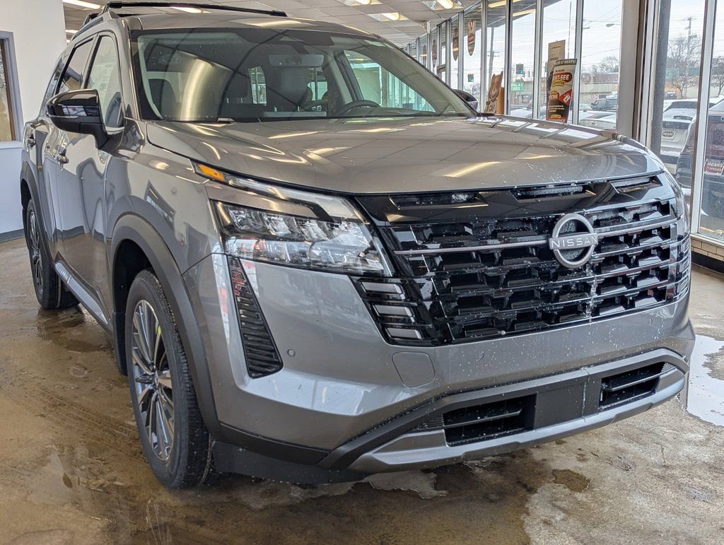 New 2026 Nissan Pathfinder Platinum image 2