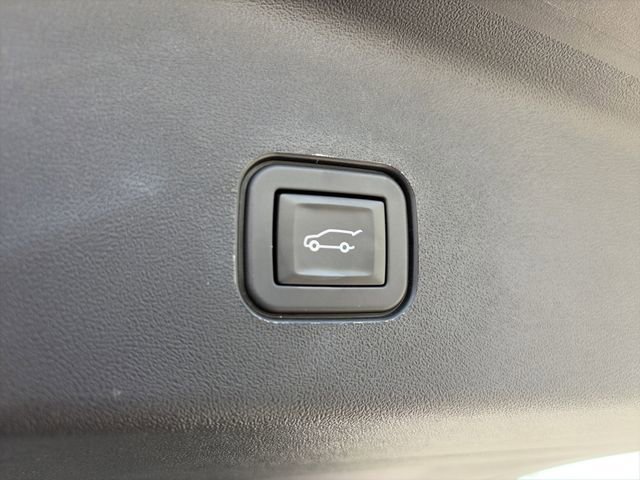 Used 2026 Cadillac Vistiq Luxury image 7