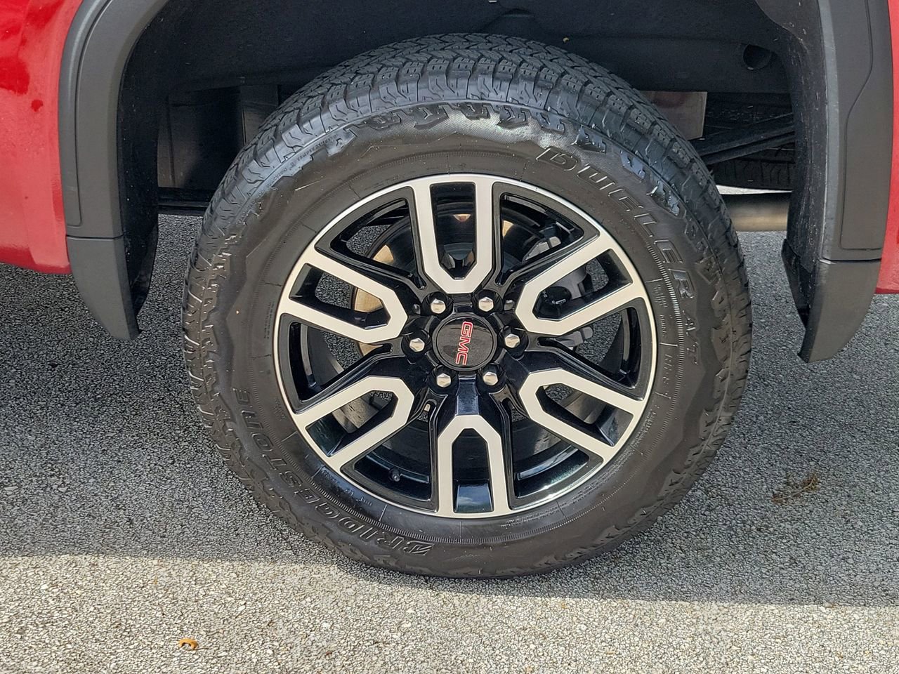 Used 2025 GMC Sierra 1500 AT4 w/ AT4 Premium Package image 5