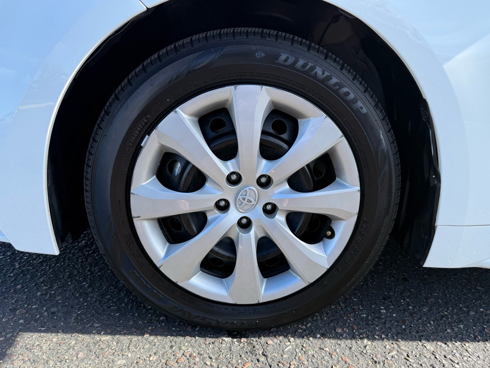 Used 2025 Toyota Corolla LE FWD image 11