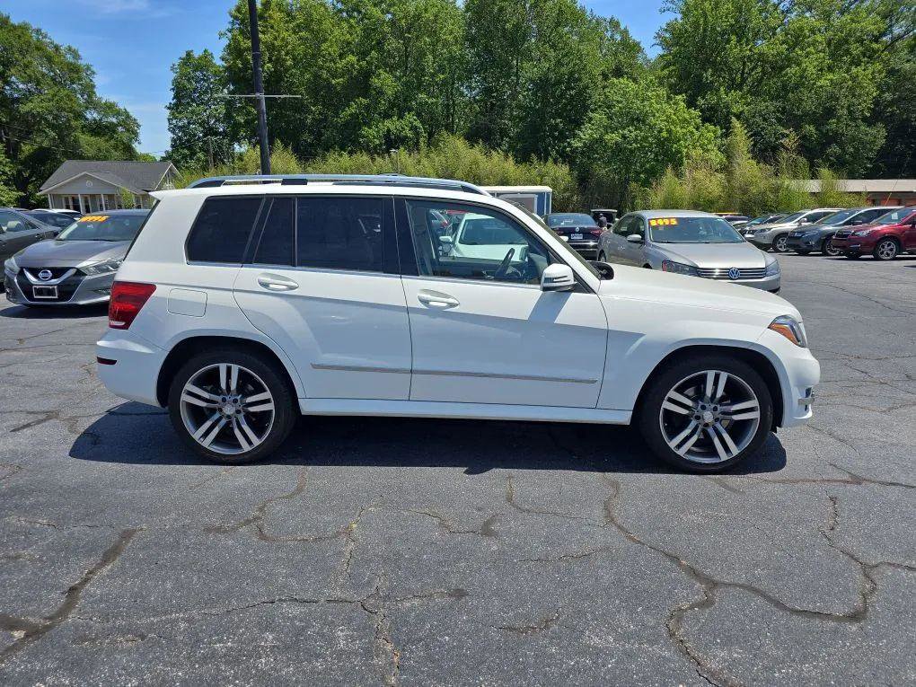 Used 2015 Mercedes-Benz GLK 350 4MATIC image 4