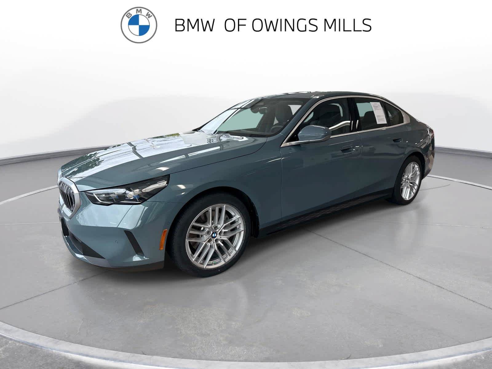 Used 2024 BMW 530i xDrive w/ Convenience Package AWD/4WD image 2