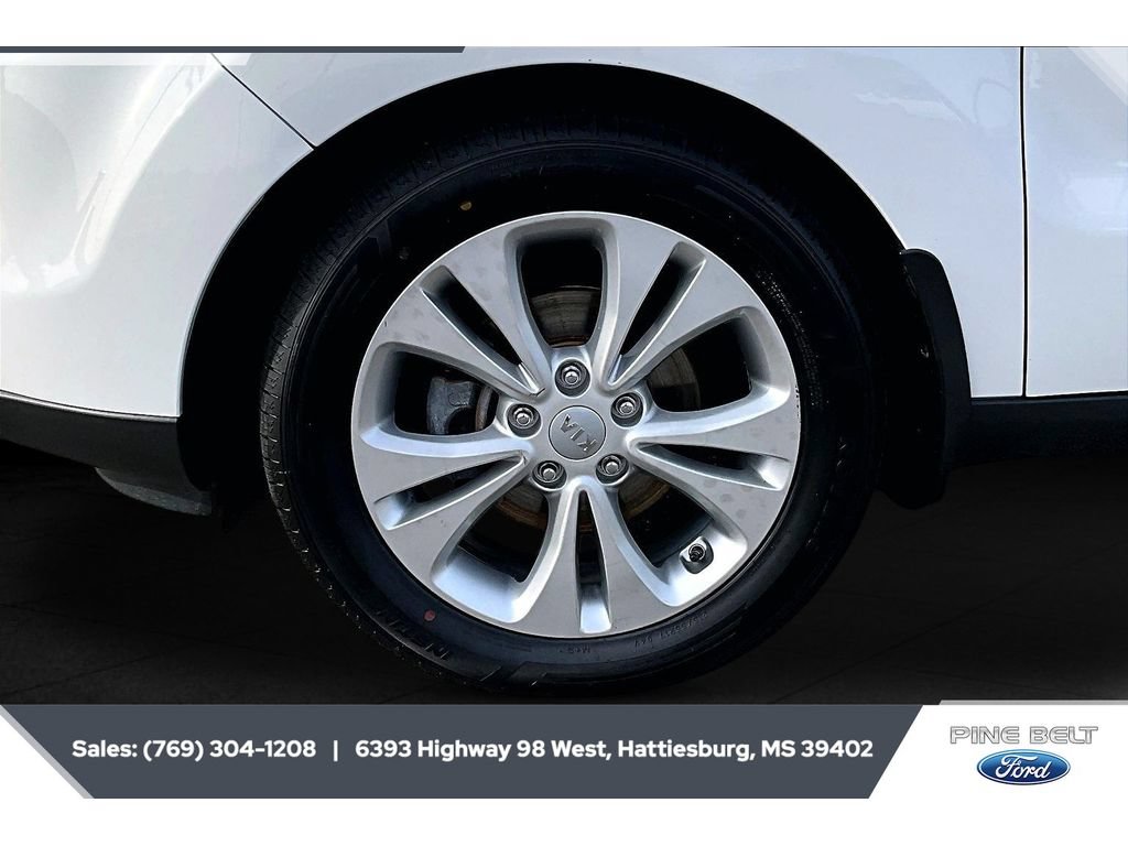 Used 2016 Kia Soul + FWD image 8