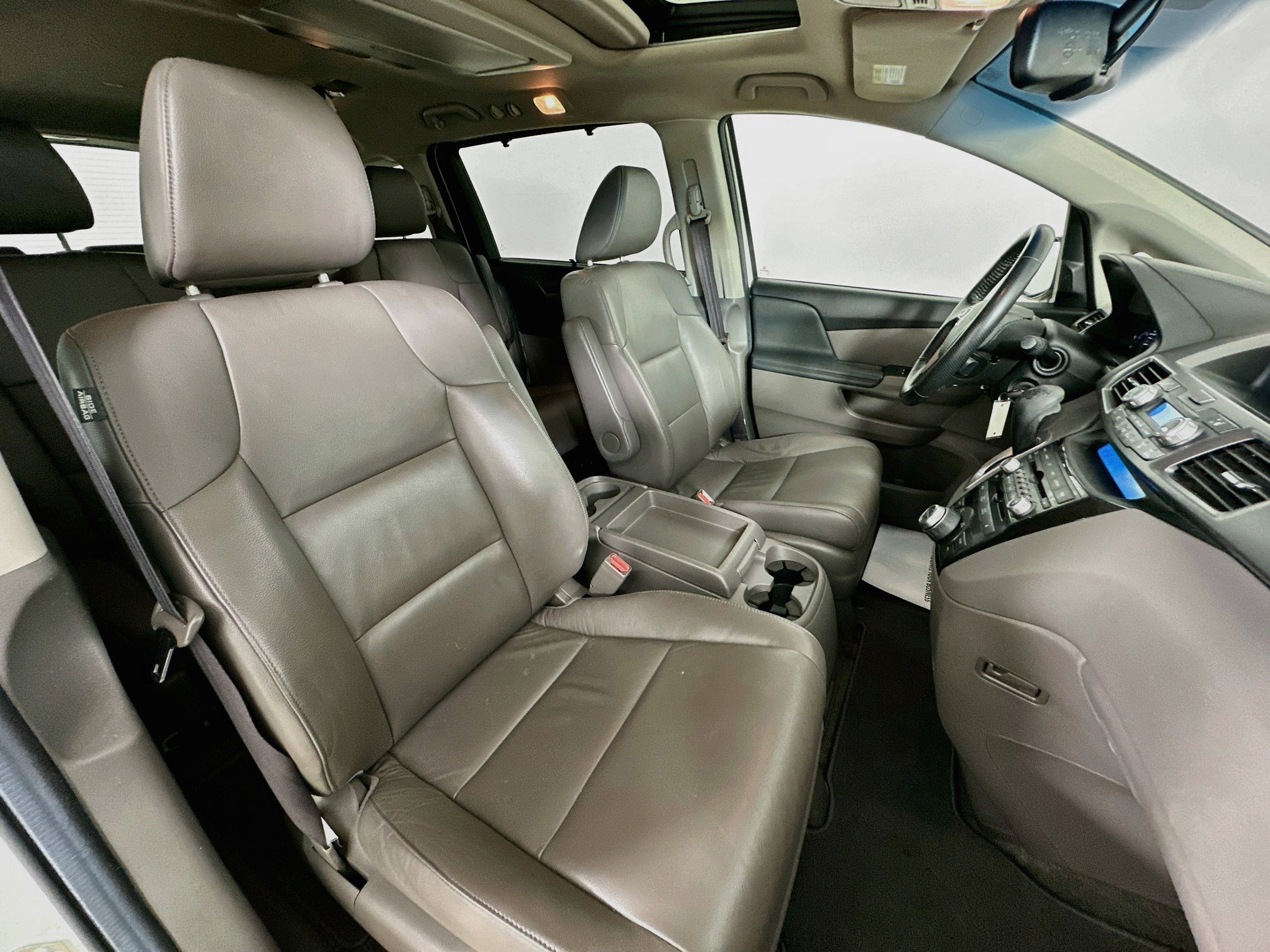 Used 2013 Honda Odyssey Touring Elite image 36