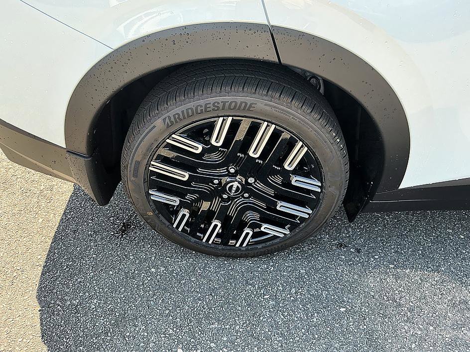 New 2026 Nissan Leaf Platinum+ w/ Cargo Package (Platinum+) image 9