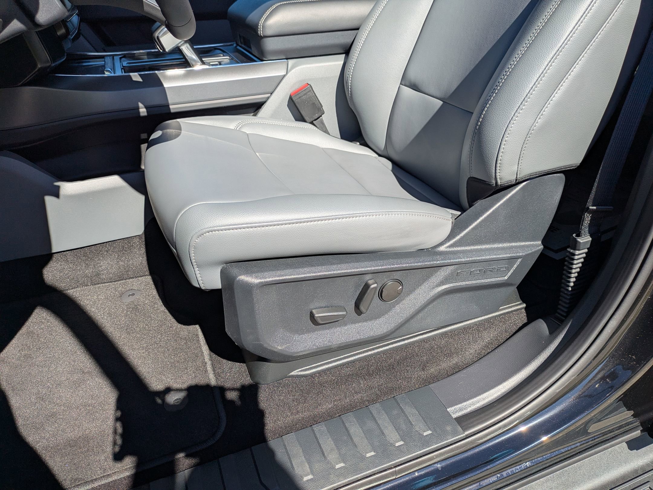 Certified 2025 Ford F150 Lightning Flash w/ Max Trailer Tow Package image 15