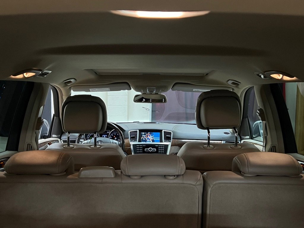 Used 2015 Mercedes-Benz GL 550 4MATIC image 17