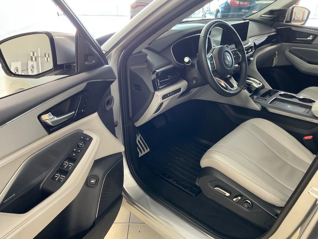 Certified 2025 Acura MDX w/ Technology Package AWD/4WD image 10