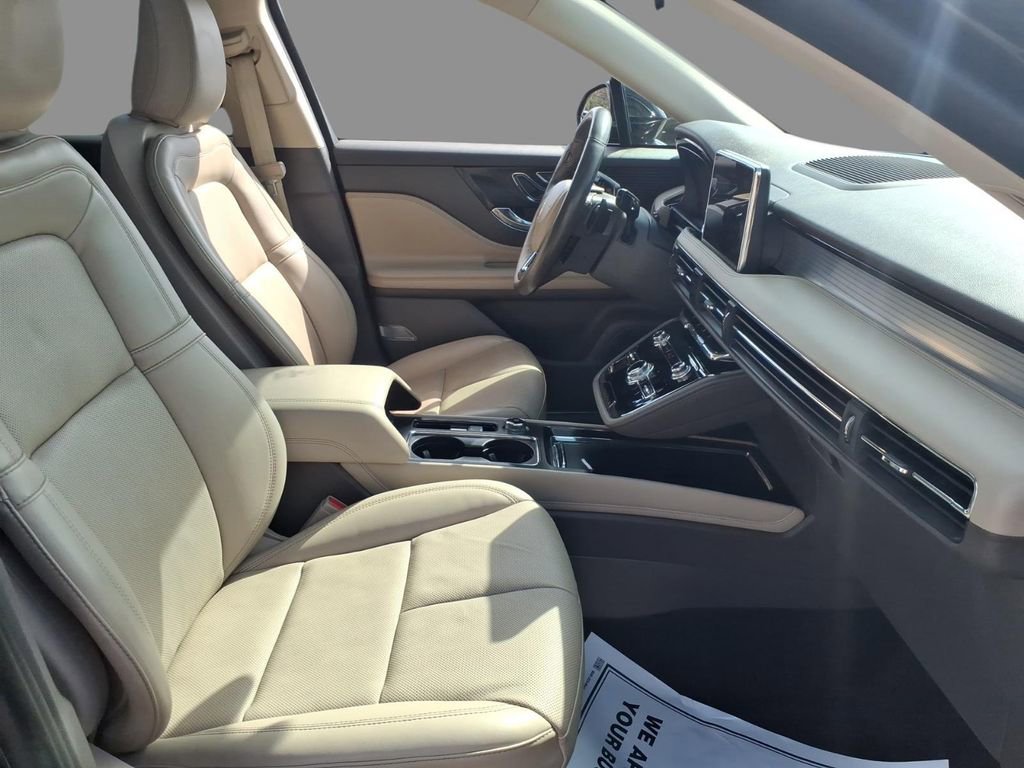 Used 2022 Lincoln Corsair FWD w/ Premium Package image 13