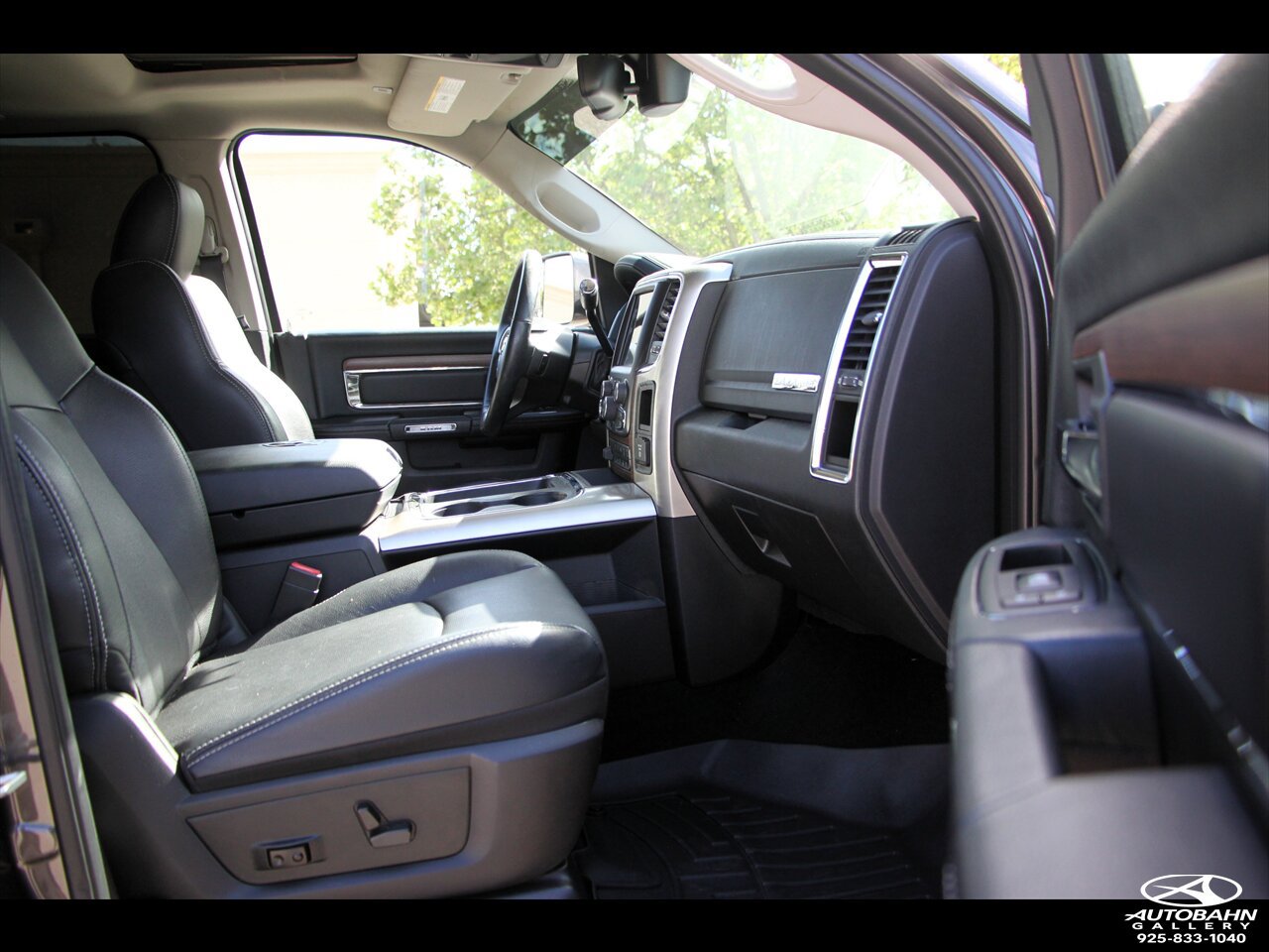 Used 2017 RAM 2500 Laramie w/ Sport Appearance Group AWD/4WD image 20