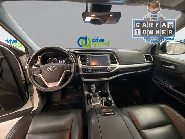 Used 2019 Toyota Highlander XLE image 29