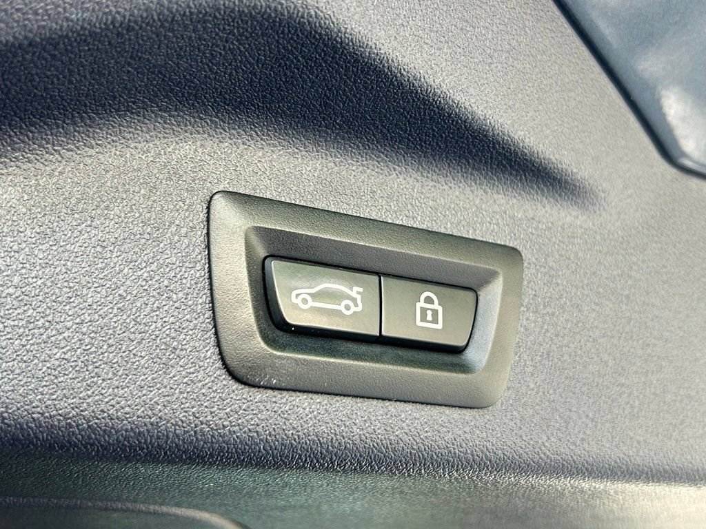 Used 2021 BMW X7 M50i AWD/4WD image 59