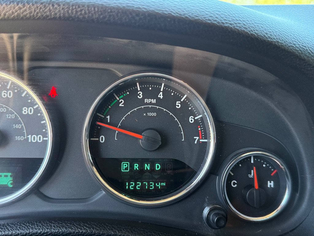 Used 2016 Jeep Wrangler Sport w/ Connectivity Group AWD/4WD image 18
