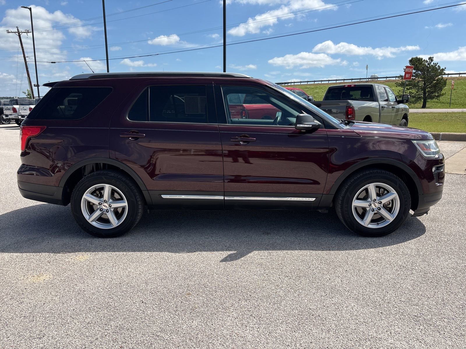 Used 2019 Ford Explorer XLT w/ Equipment Group 201A FWD image 7
