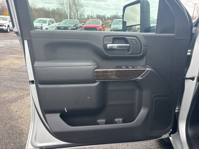 Used 2022 GMC Sierra 2500 SLE w/ SLE Value Package; image 9