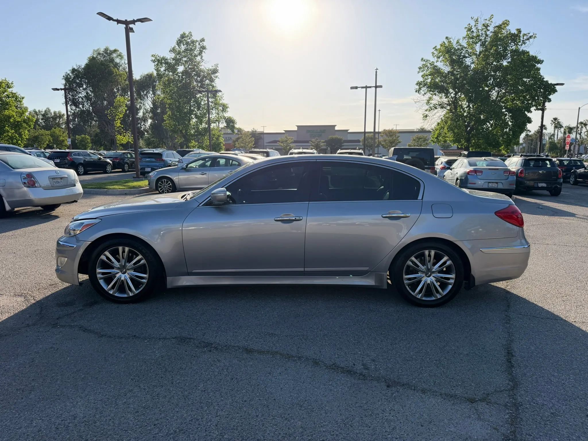 Used 2012 Hyundai Genesis 3.8 w/ Premium Pkg RWD image 6