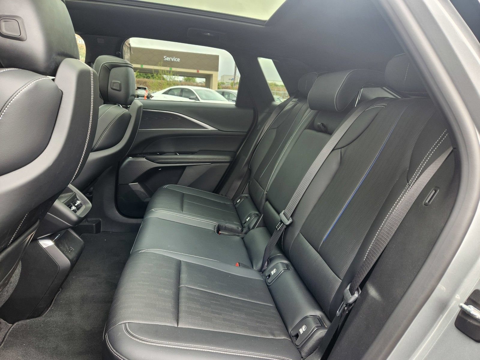 Used 2024 Cadillac Lyriq Sport AWD/4WD image 8