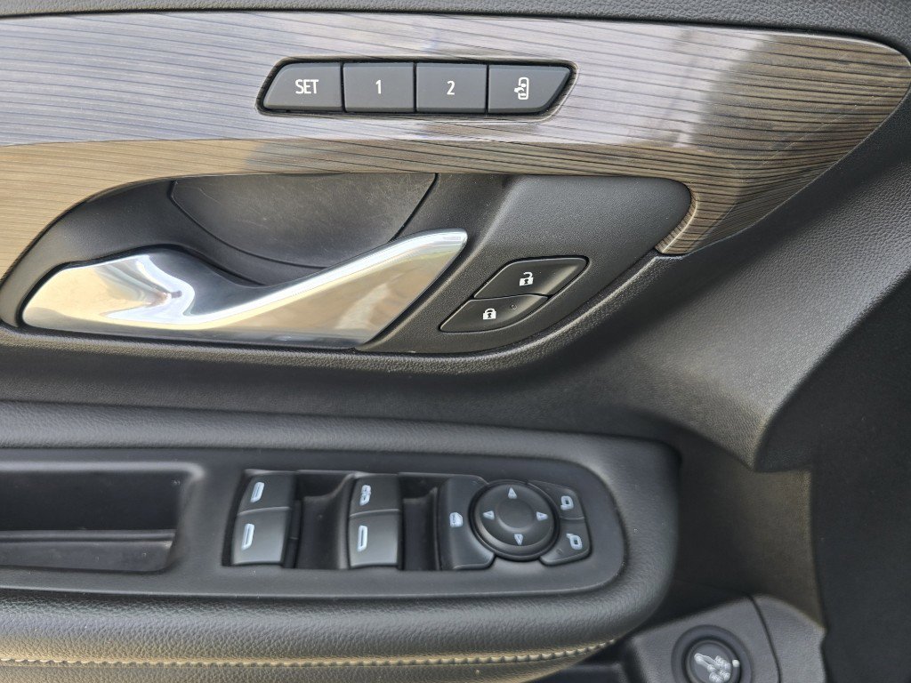 Used 2024 GMC Terrain Denali image 24