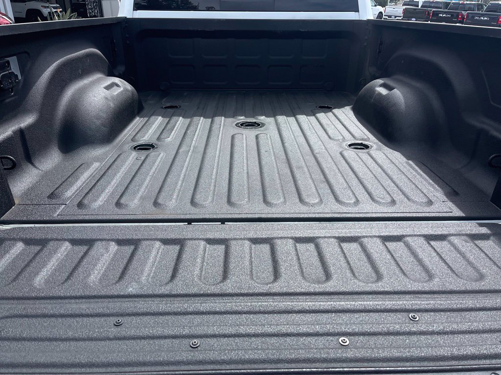 Used 2024 RAM 2500 Tradesman w/ Chrome Appearance Group AWD/4WD image 5