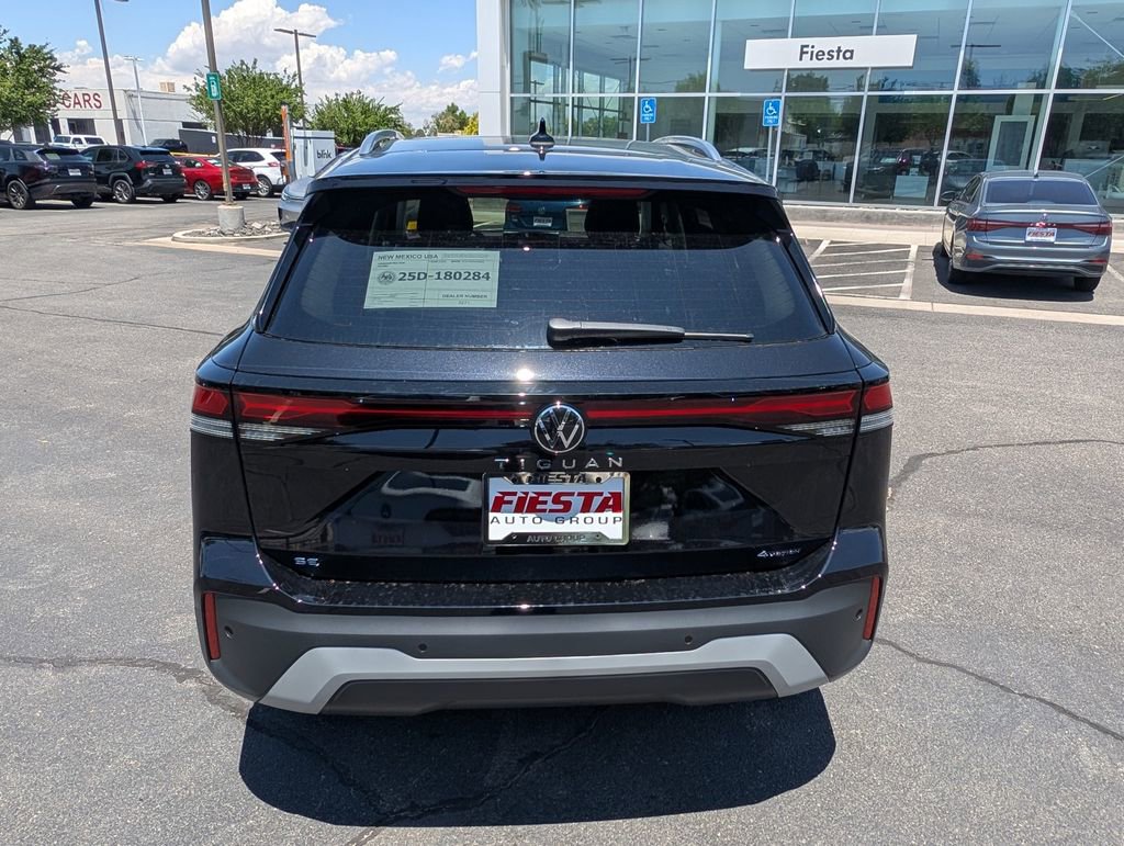Used 2025 Volkswagen Tiguan SE image 6