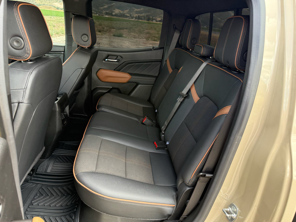 Used 2024 GMC Canyon AT4 w/ Technology Package AWD/4WD image 29