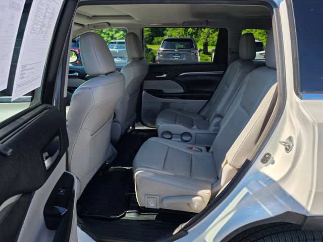 Used 2017 Toyota Highlander Limited AWD/4WD image 18