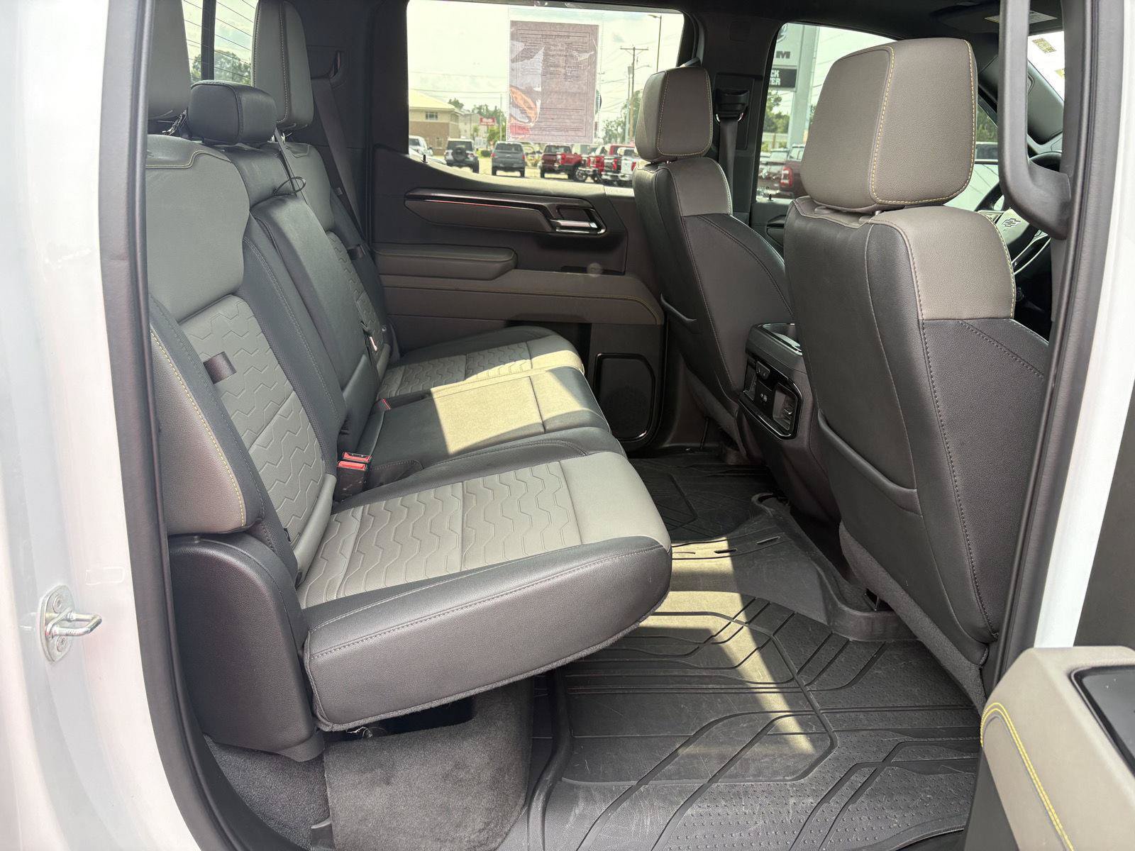 Used 2023 Chevrolet Silverado 1500 ZR2 w/ Technology Package AWD/4WD image 16