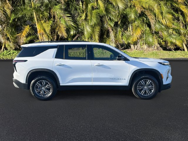 Used 2026 Chevrolet Traverse LT w/ Driver Confidence Package FWD image 3