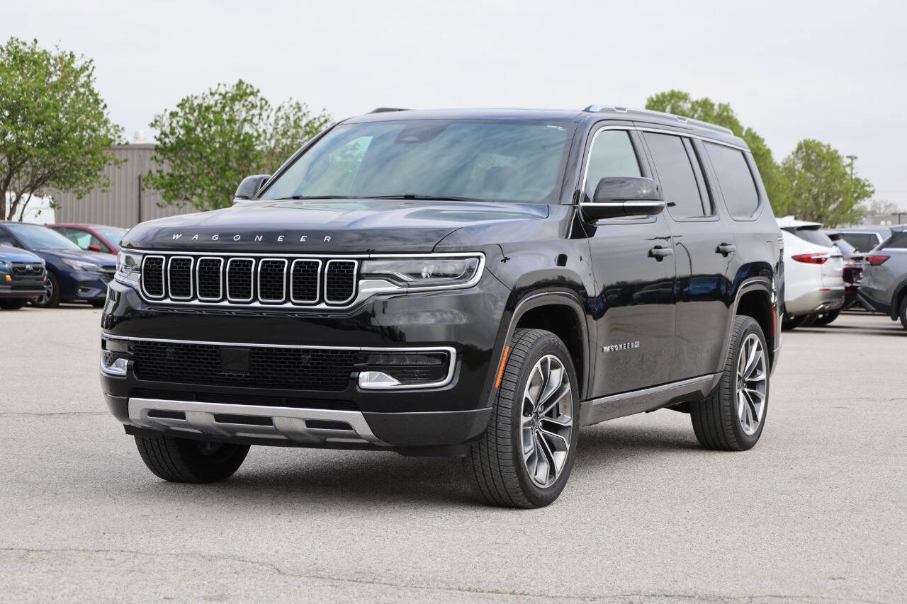 Used 2022 Jeep Wagoneer Series III w/ Premium Group I AWD/4WD image 6