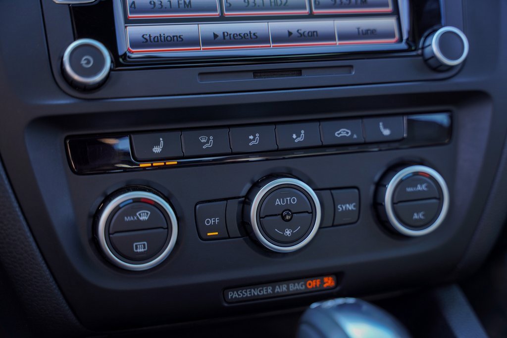 Used 2014 Volkswagen Jetta GLI Autobahn image 22