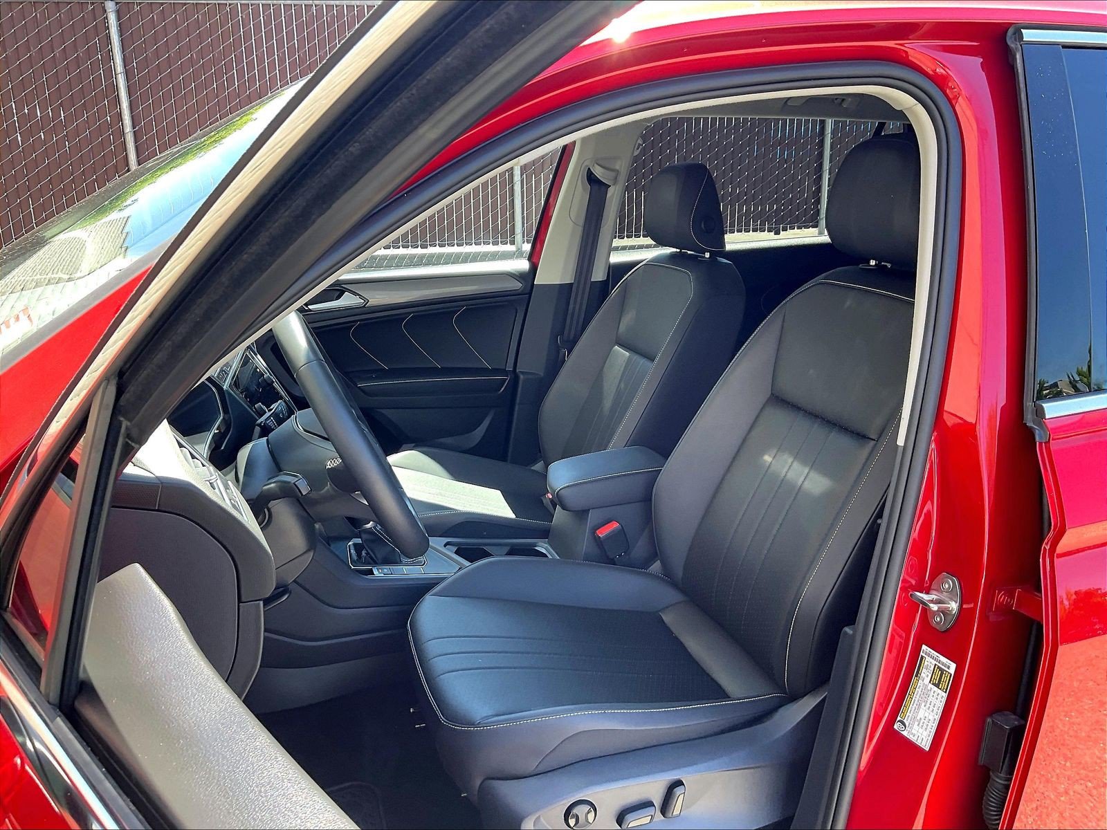 Certified 2023 Volkswagen Tiguan SE FWD image 24
