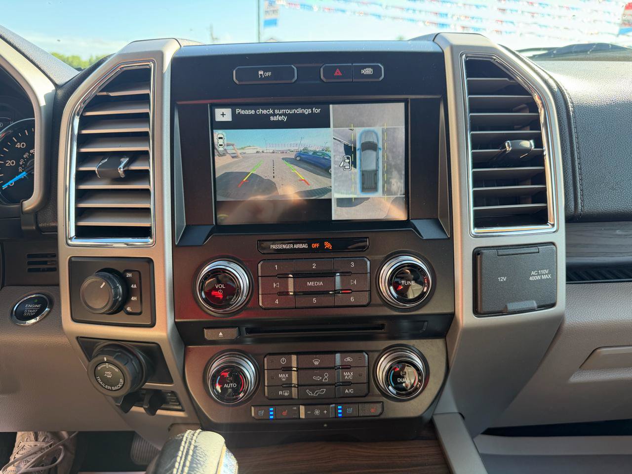 Used 2016 Ford F150 Lariat w/ Equipment Group 502A Luxury AWD/4WD image 29
