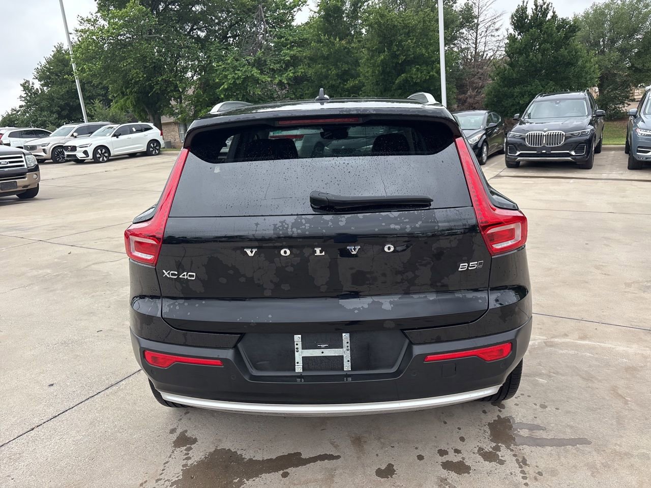 Certified 2025 Volvo XC40 B5 Plus AWD/4WD image 6