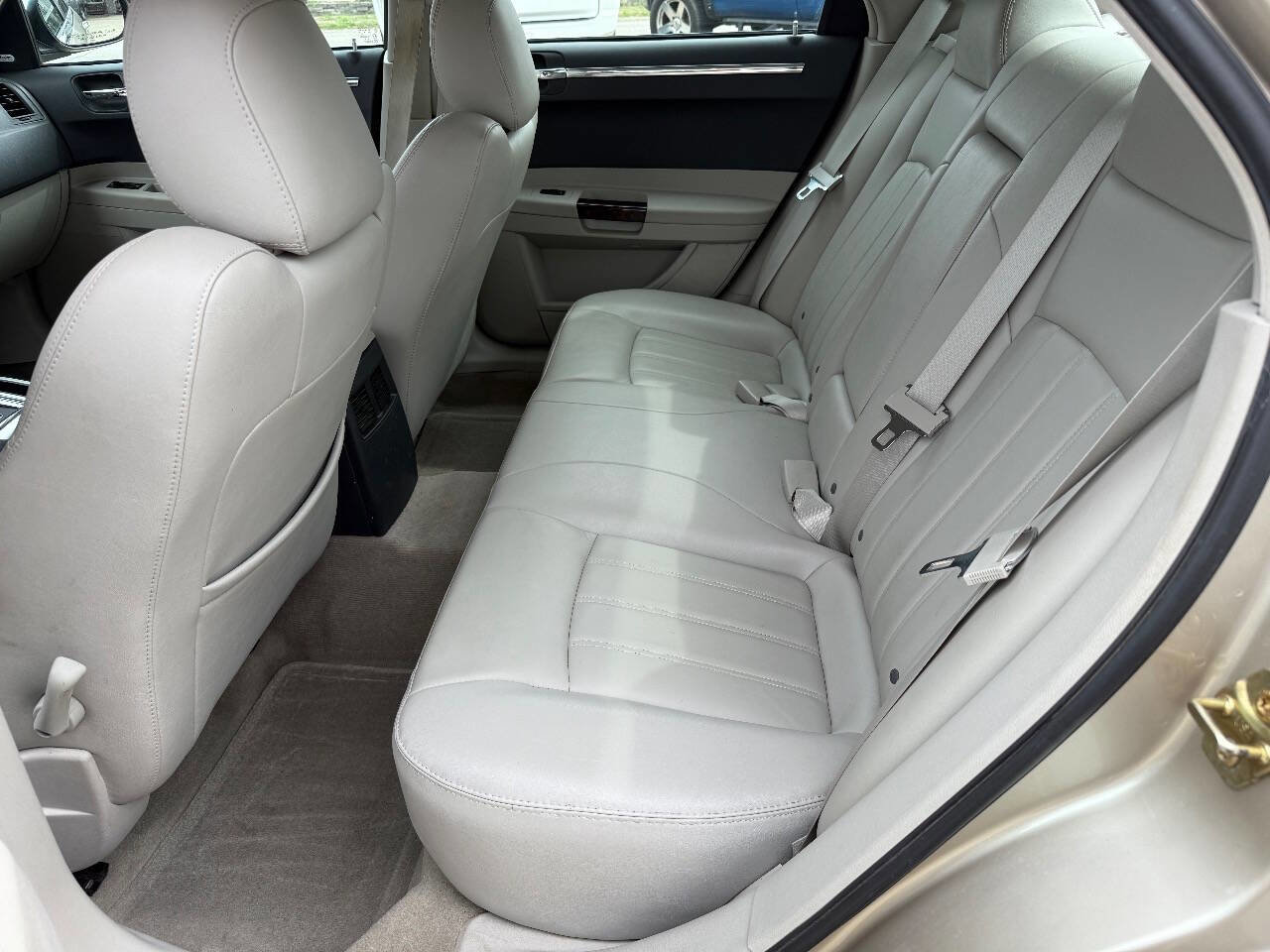 Used 2006 Chrysler 300 C image 10