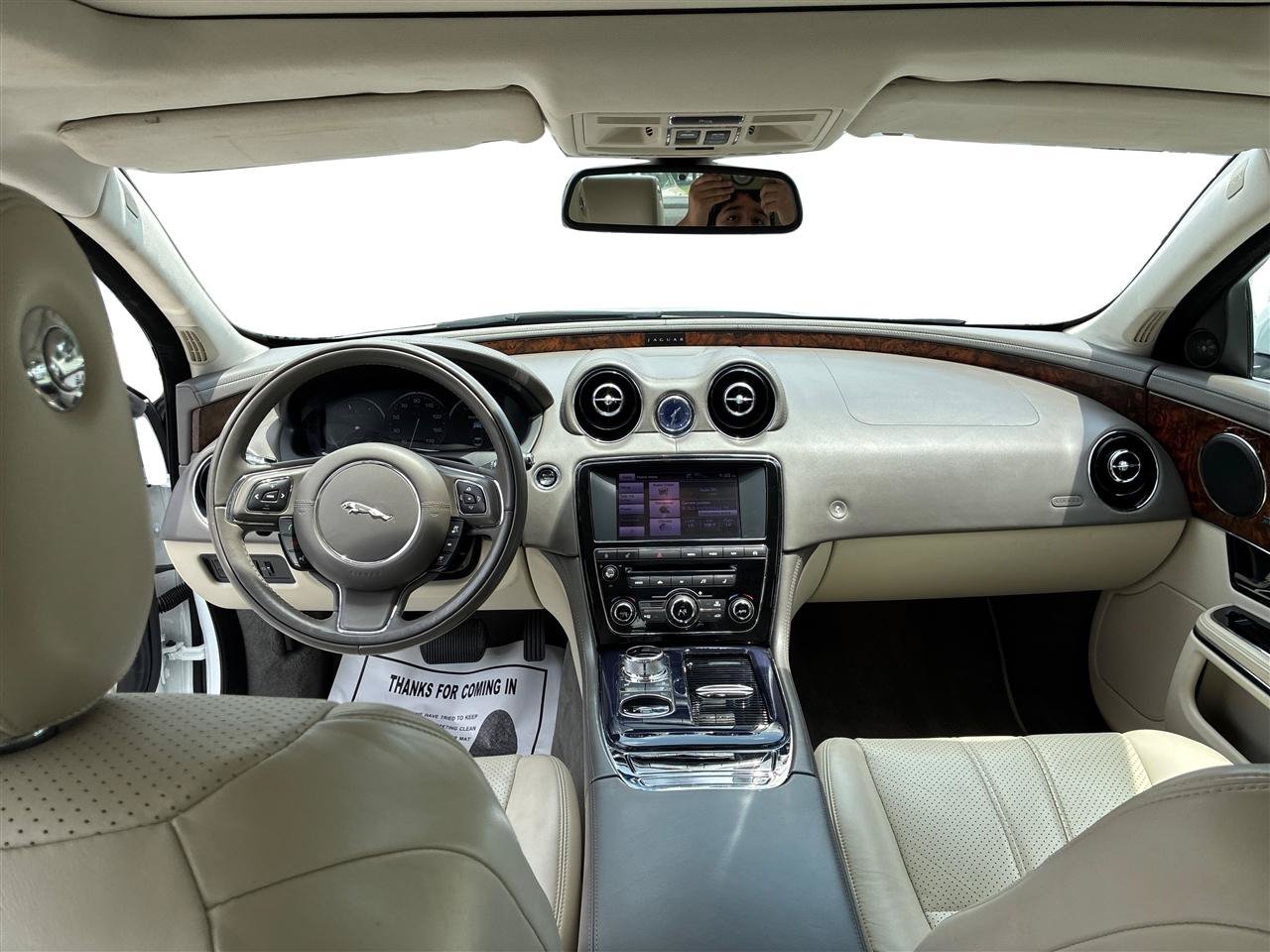 Used 2013 Jaguar XJ w/ Front Seat Comfort Pkg RWD image 17