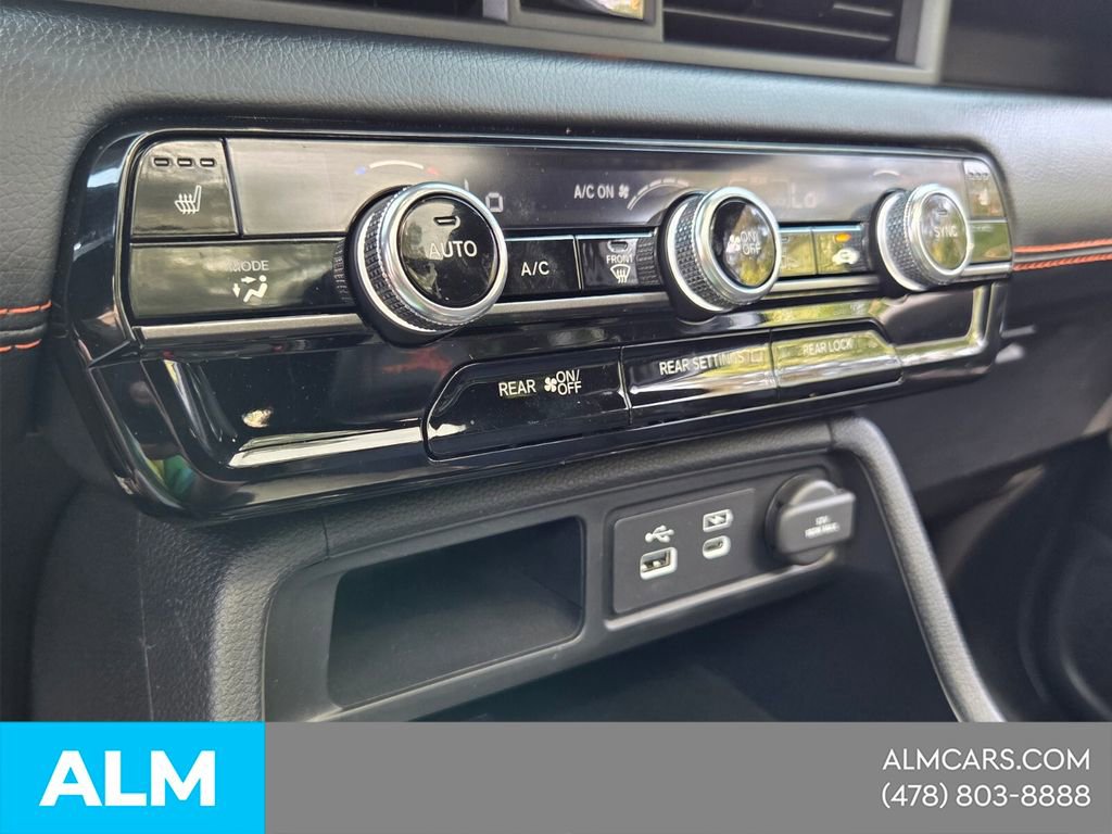 Used 2025 Honda Pilot TrailSport image 26