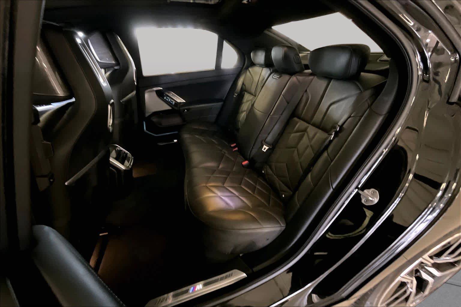Certified 2025 BMW 740i RWD image 18