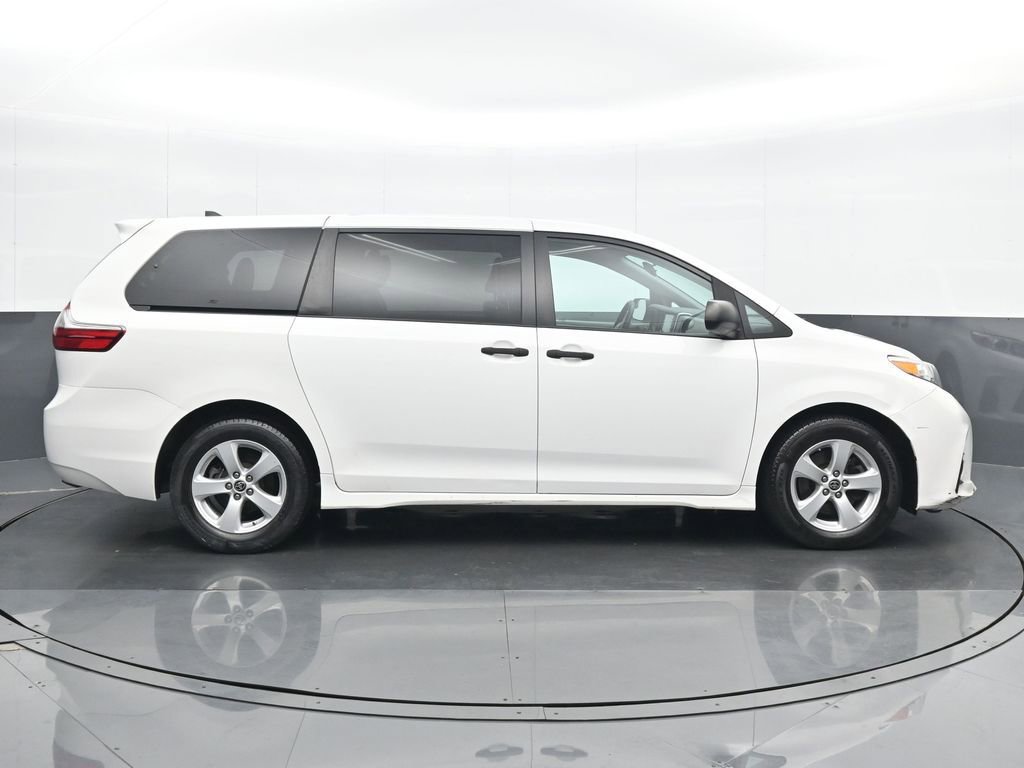 Used 2020 Toyota Sienna L FWD image 7