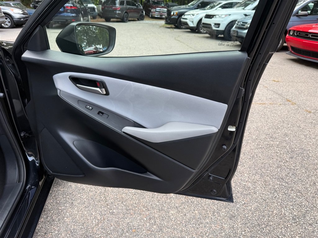 Used 2019 Toyota Yaris LE FWD image 17